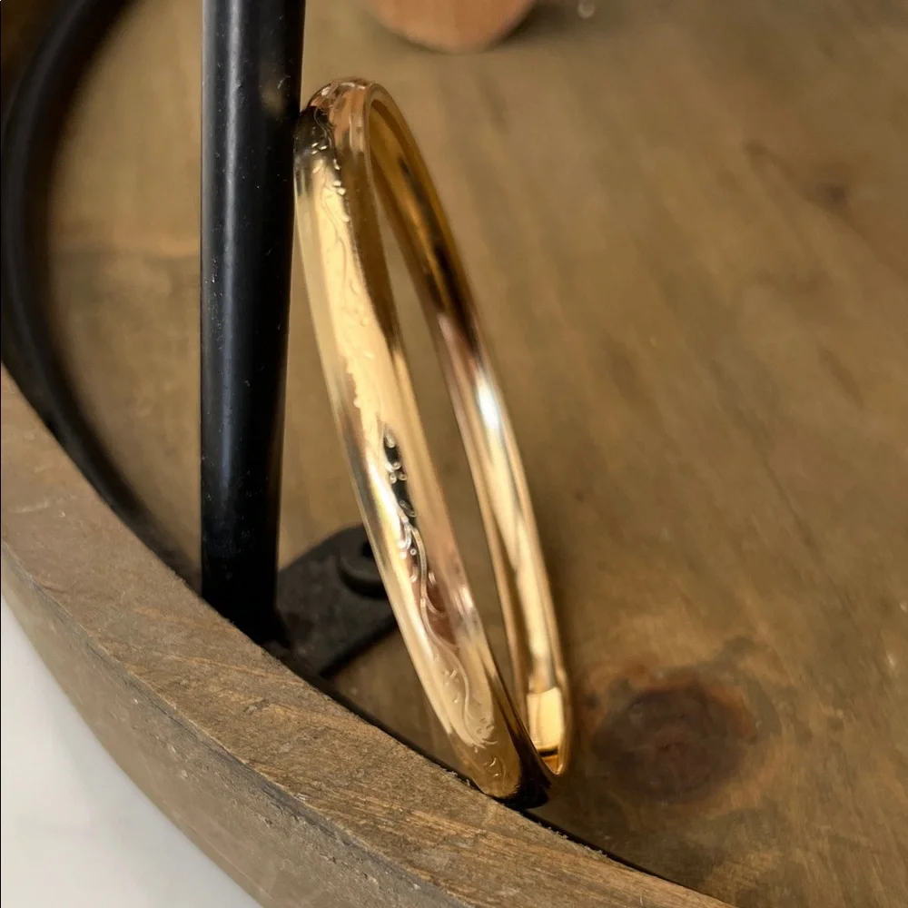 Gold Tone Hinged Bangle Bracelet Subtle Etched Design Classic Style - Picture 4 of 5